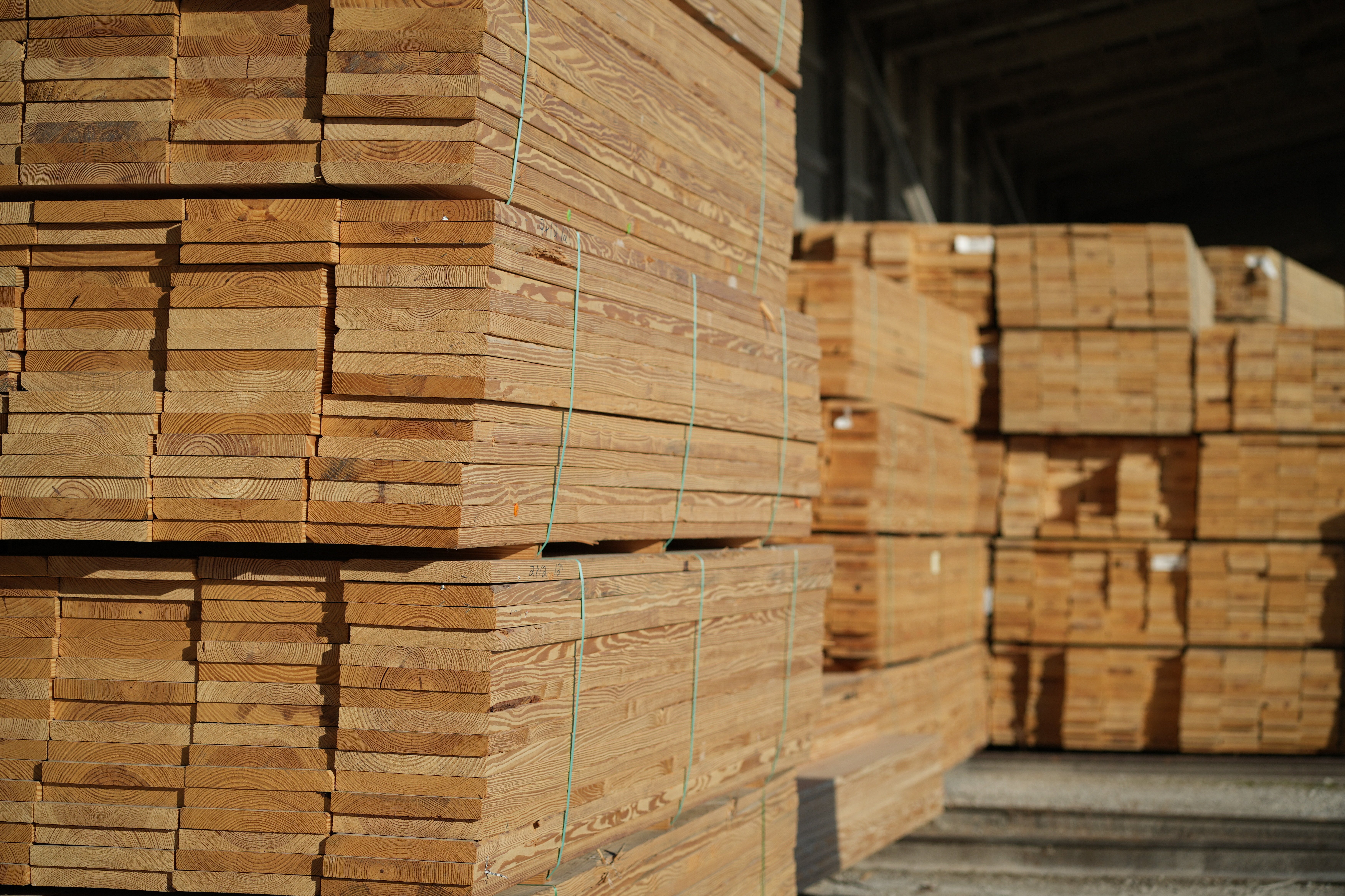 Lumber Tariffs: How Do They Affect 2025 Pole Barn Pricing?